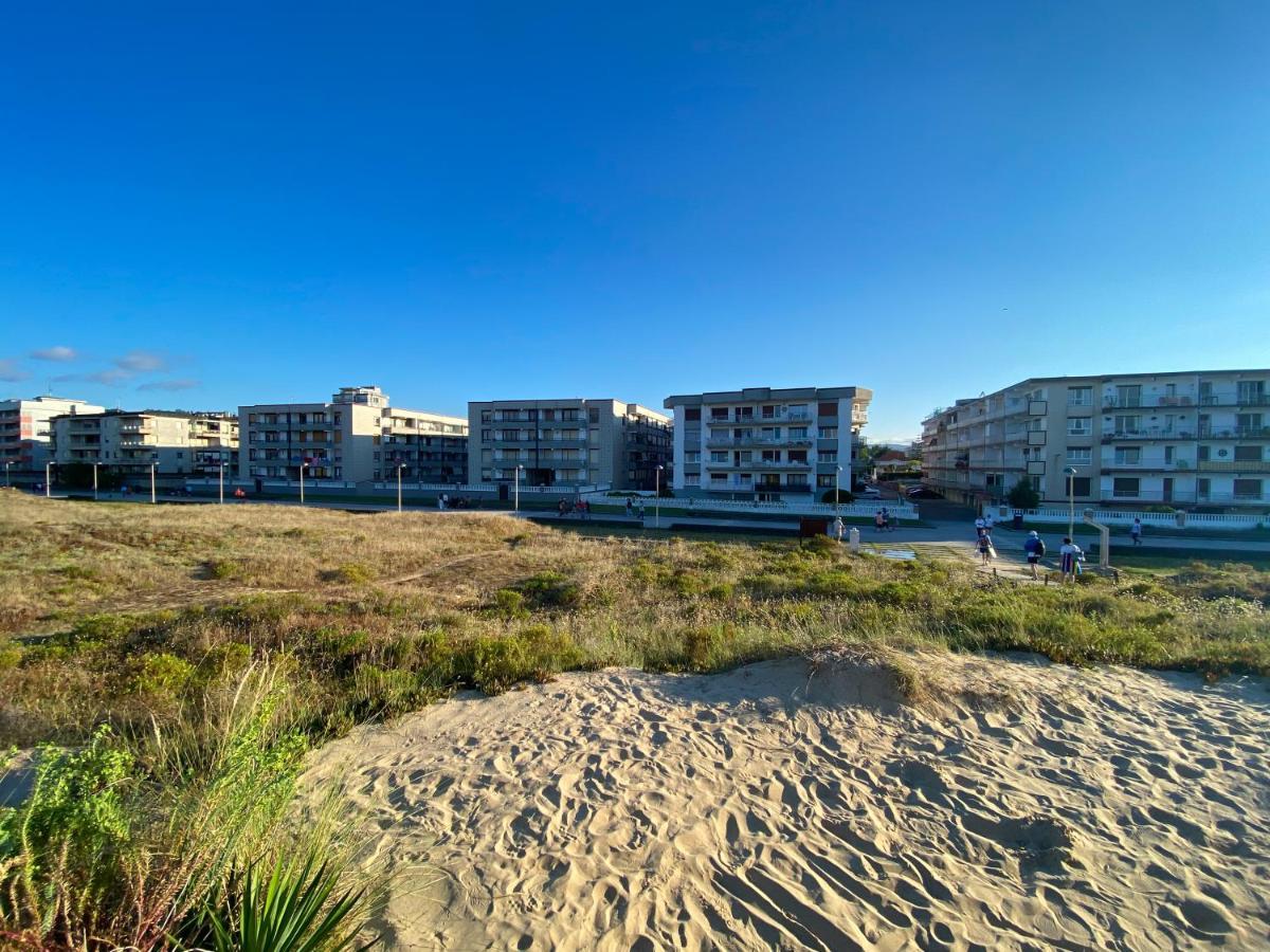 Piso Primera Linea De Playa Laredo Exteriér fotografie
